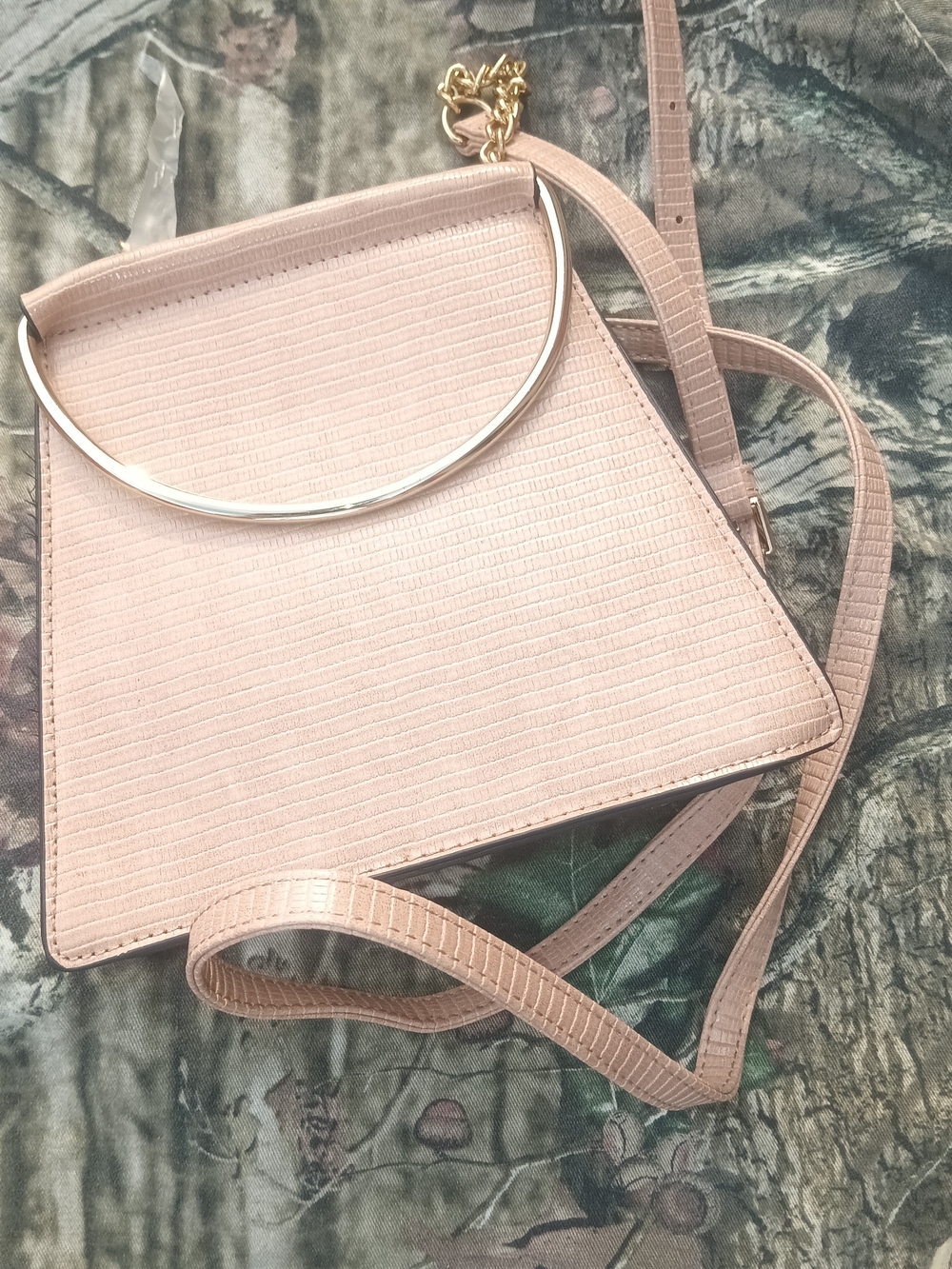 Women’s Pale Pink Structured Crossbody Bag with Gold Accent